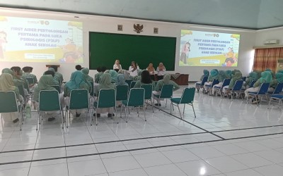 Peduli Kesehatan Mata Sejak Dini, Mahasiswa Optometri Gelar Penyuluhan di SMK Negeri 2 Semarang