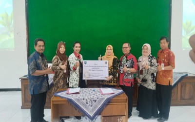 Wujudkan Generasi Berencana yang Tegar,  SMKN 2 Semarang Resmi Luncurkan PIK-R Adhisatya