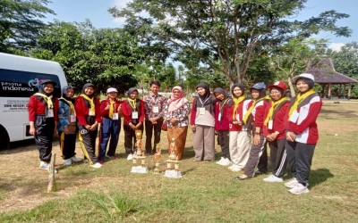 GEMILANG! Srikandi SMK Negeri 2 Semarang Sabet Dua Gelar Bergengsi di Jumbara XIV PMR dan Temu Karya KSR 2025!
