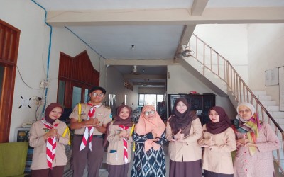 Menebar Kasih di Hari Pramuka, Ambalan Mohammad Hatta SMK Negeri 2 Semarang Membawa Kebahagiaan ke Panti Asuhan Muawanah