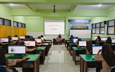 SMK Negeri 2 Semarang Buka Gerbang Global: Seluruh Siswa Kelas XII Tempuh Ujian Sertifikasi Internasional TOEIC